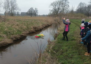 Marzanna została utopiona, Pani Kasia klaszcze w dłonie