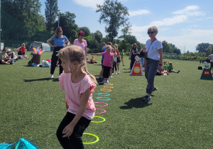 Hania skończyła skakanie obunóż