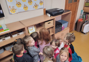 Dzieci znalazły obrazek banana